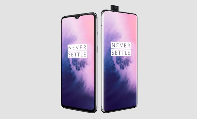 OnePlus 7 (Left) | OnePlus 7 Pro (Right)